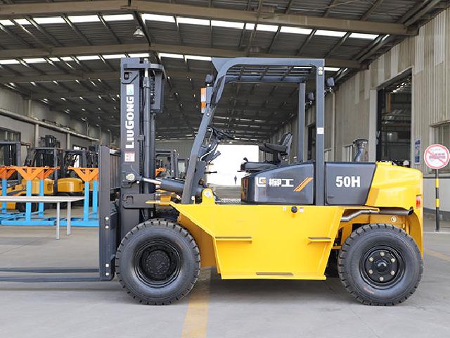 Material handling equipment for sale – Forklifts